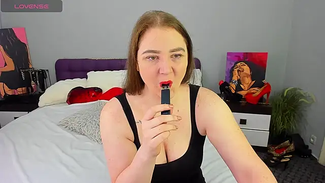 Snapshot of lillyloan4u chatting on 11.09.25 lillyloan4u online show from 11.09.25