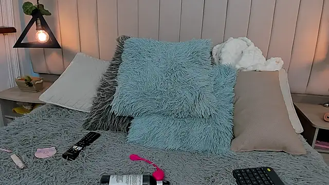 Paulina Lopezz online show from 03.10.25