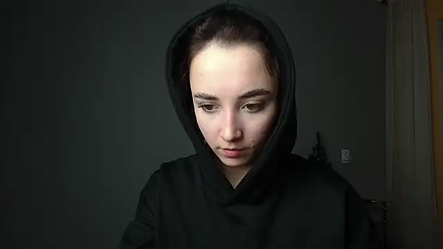 Eva Gloryy online show from 02.04.25