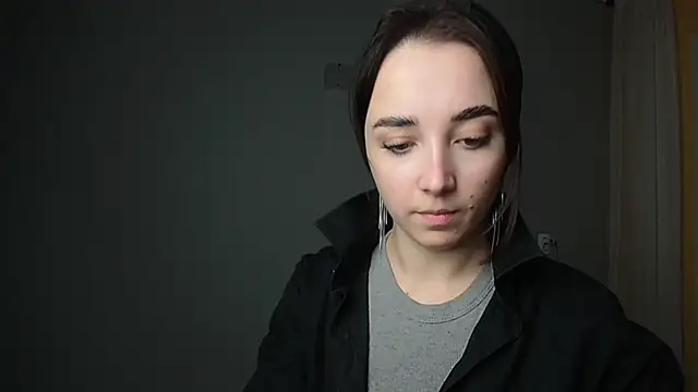 Eva Gloryy online show from 02.15.25