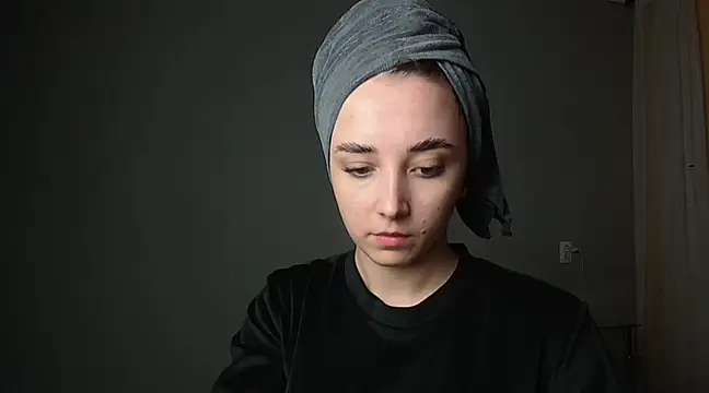 Eva Gloryy online show from 02.22.25