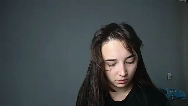 Eva Gloryy online show from 10.05.25