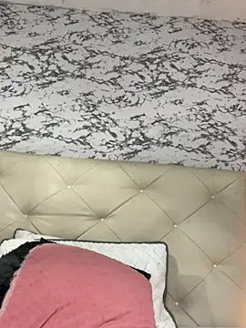 Lili  taylor online show from 11.24.25