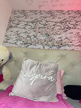 Lili  taylor online show from 02.26.26