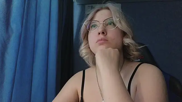 HotBrandyX online show from 04.13.26