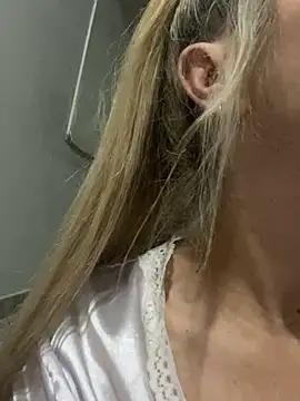 viktoria davis  online show from 01.27.25