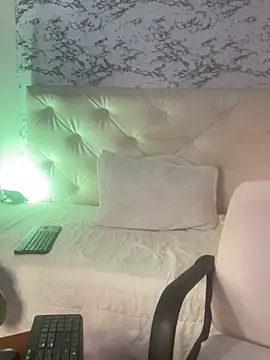 viktoria davis  online show from 01.31.25