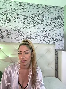 viktoria davis  online show from 02.10.25