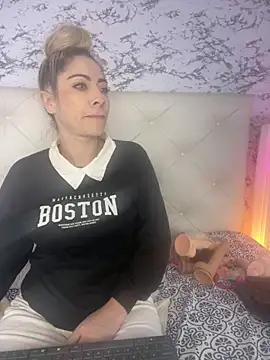 viktoria davis  online show from 02.23.25