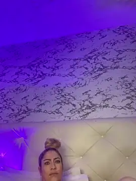 viktoria davis  online show from 02.24.25