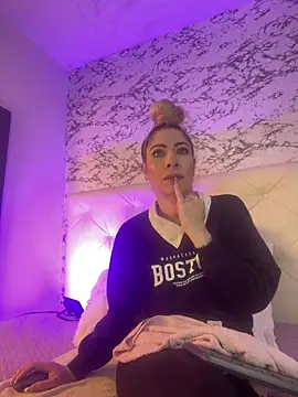 viktoria davis  online show from 02.28.25