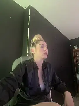 viktoria davis  online show from 03.08.25