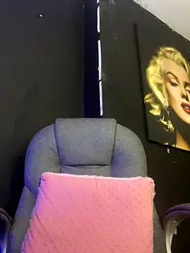 viktoria davis  online show from 10.22.25