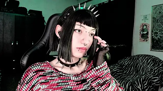 Snapshot of roxy_toxic chatting on 02.03.26 roxy toxic online show from 02.03.26