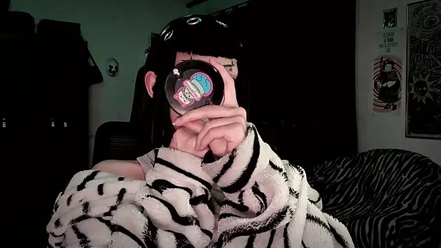 Snapshot of roxy_toxic chatting on 02.12.26 roxy toxic online show from 02.12.26