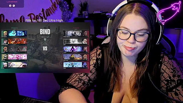 EveBaker04 online show from 10.23.25