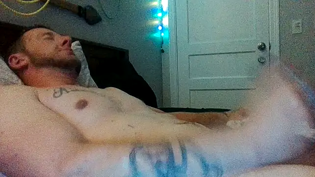 Snapshot of biggzee6 chatting on 02.11.25 biggzee6 online show from 02.11.25