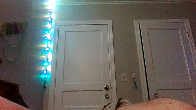 Snapshot of biggzee6 chatting on 02.11.25 biggzee6 online show from 02.11.25