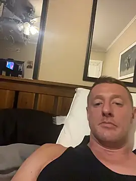 Snapshot of biggzee6 chatting on 10.24.25 biggzee6 online show from 10.24.25