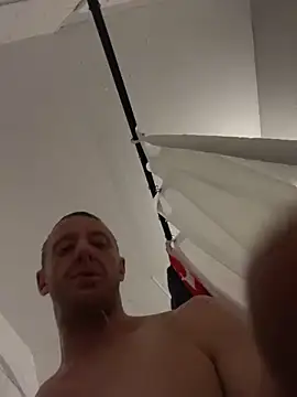 Snapshot of biggzee6 chatting on 10.25.25 biggzee6 online show from 10.25.25