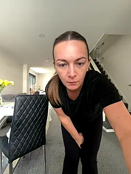 Snapshot of GoddessLucyRose chatting on 09.12.25 GoddessLucyRose online show from 09.12.25