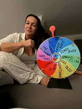 Snapshot of GoddessLucyRose chatting on 10.10.25 GoddessLucyRose online show from 10.10.25