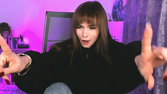 Snapshot of DakotaaJohnnson chatting on 02.21.25 DakotaaJohnnson online show from 02.21.25