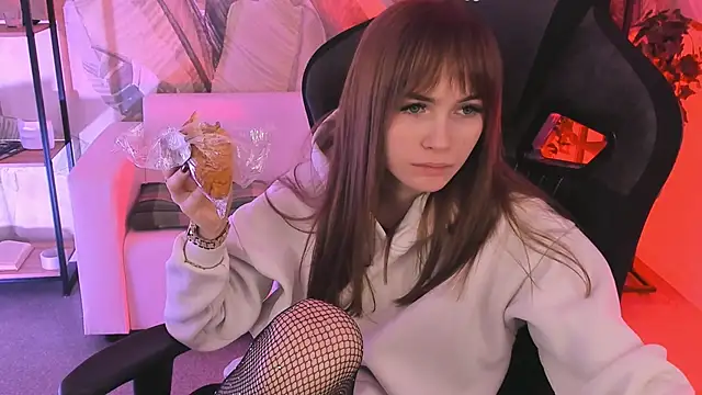 Snapshot of DakotaaJohnnson chatting on 02.24.25 DakotaaJohnnson online show from 02.24.25