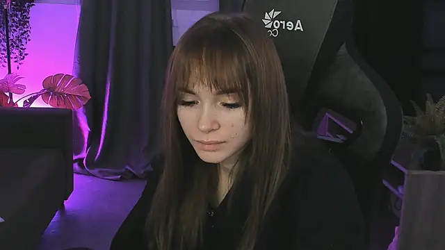 Snapshot of DakotaaJohnnson chatting on 02.25.25 DakotaaJohnnson online show from 02.25.25