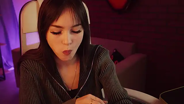 Snapshot of DakotaaJohnnson chatting on 03.21.25 DakotaaJohnnson online show from 03.21.25