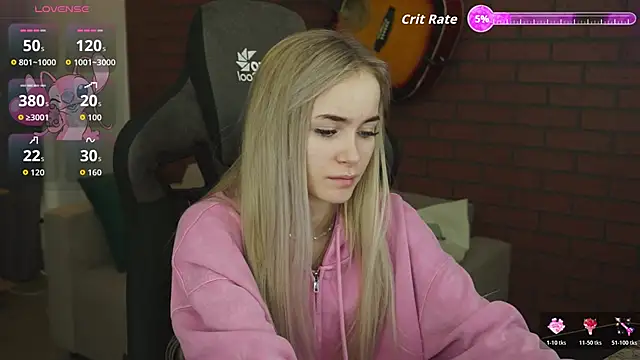 Snapshot of DakotaaJohnnson chatting on 11.01.25 DakotaaJohnnson online show from 11.01.25