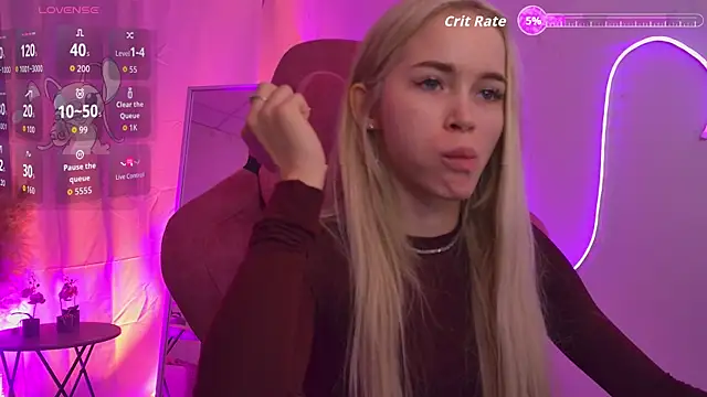 Snapshot of DakotaaJohnnson chatting on 12.18.25 DakotaaJohnnson online show from 12.18.25