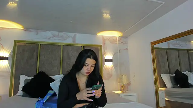 Snapshot of ValeriaOrtega chatting on 04.16.26 ValeriaOrtega online show from 04.16.26