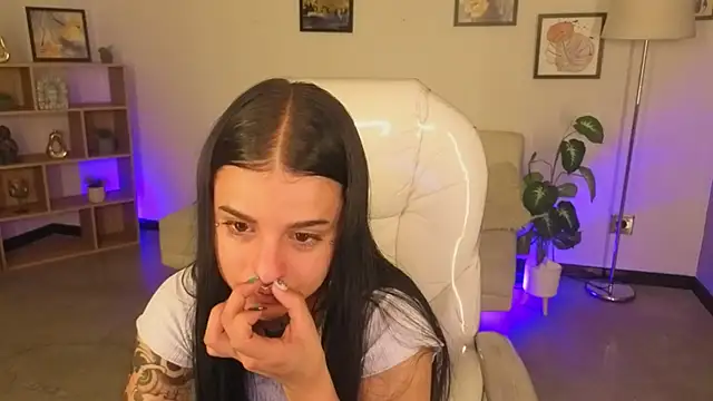 Nicole Foxx  online show from 11.08.25