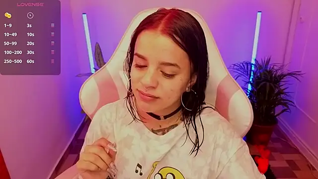 Nicole Foxx  online show from 05.11.26