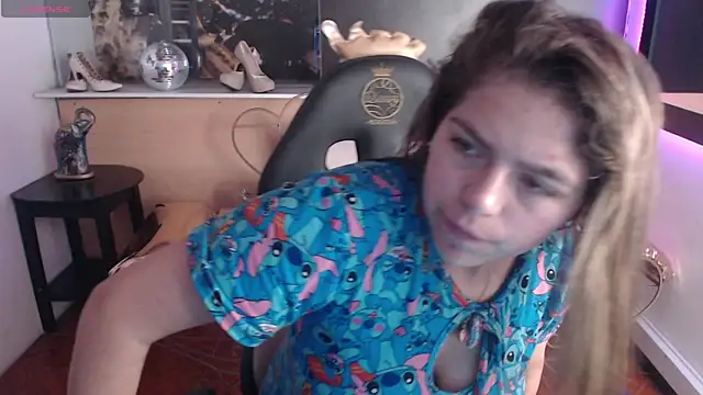 Kitten Cam online show from 10.28.25