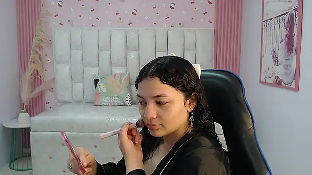 shalon diaz s online show from 10.06.25