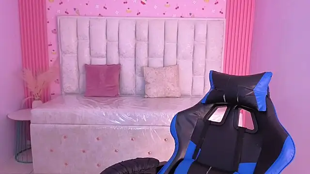 Snapshot of shalon_diaz_s chatting on 02.20.26 shalon diaz s online show from 02.20.26