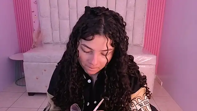 Snapshot of shalon_diaz_s chatting on 02.24.26 shalon diaz s online show from 02.24.26