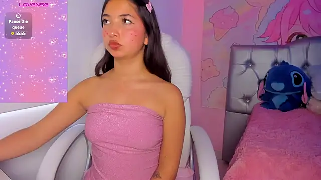 Snapshot of sofia__james chatting on 02.19.25 sofia james online show from 02.19.25