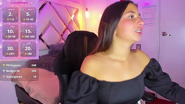 Snapshot of sofia__james chatting on 03.13.25 sofia james online show from 03.13.25