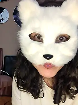 Snapshot of GinnyDelice chatting on 01.27.25 GinnyDelice online show from 01.27.25