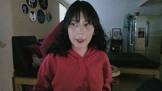 Snapshot of GinnyDelice chatting on 09.12.25 GinnyDelice online show from 09.12.25