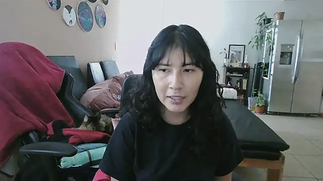 Snapshot of GinnyDelice chatting on 10.04.25 GinnyDelice online show from 10.04.25