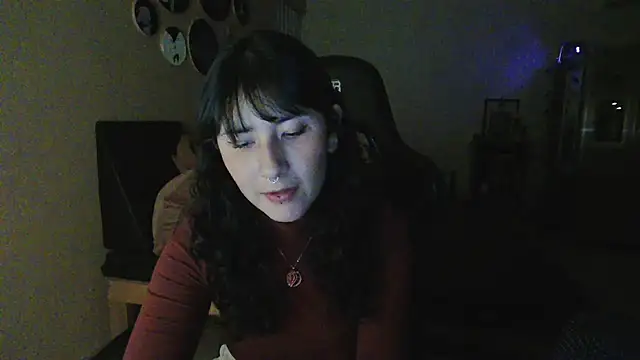 Snapshot of GinnyDelice chatting on 10.30.25 GinnyDelice online show from 10.30.25