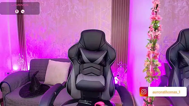 Aurora thomas  1 online show from 10.18.25