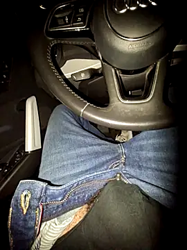 Nzino1983 online show from 04.10.26