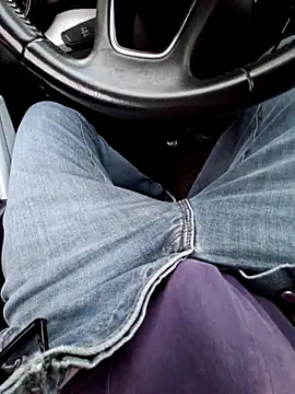 Nzino1983 online show from 04.14.26