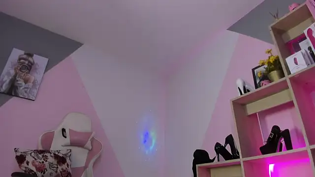 RayaCarr  online show from 10.21.25