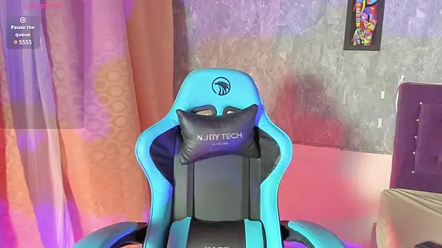 Lia little18 online show from 02.18.25